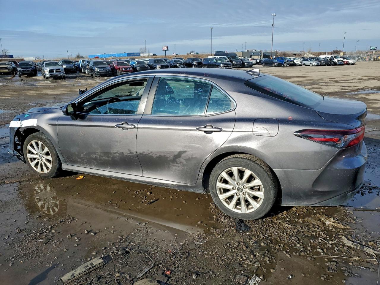 2020 TOYOTA CAMRY LE photo 2