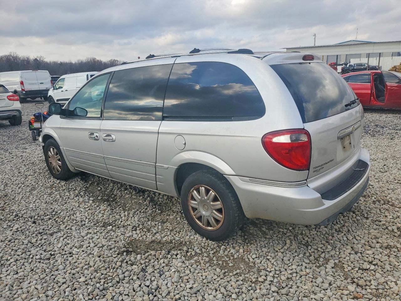 2005 CHRYSLER TOWN & COUNTRY LIMITED photo 2