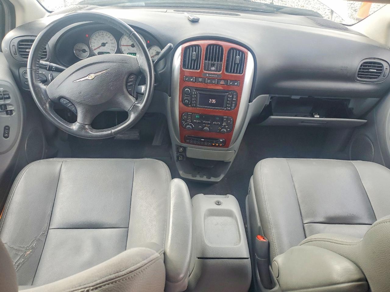 2005 CHRYSLER TOWN & COUNTRY LIMITED photo 8