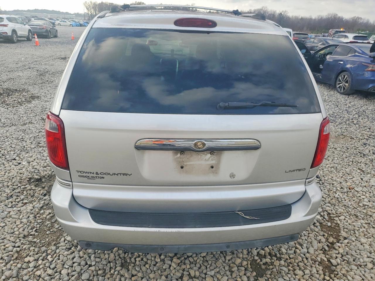 2005 CHRYSLER TOWN & COUNTRY LIMITED photo 6