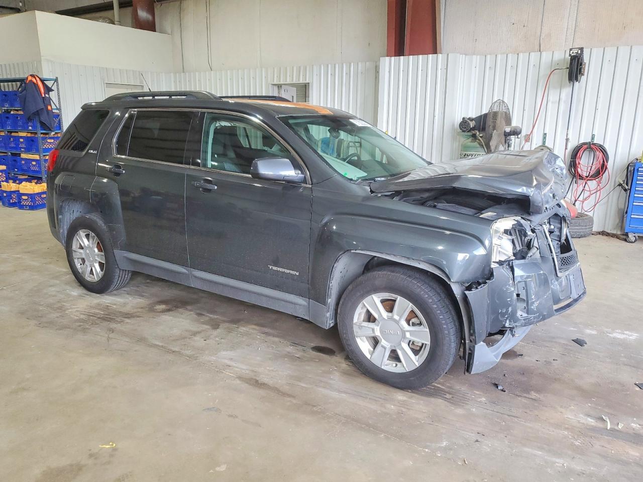 2011 GMC TERRAIN SLE photo 4