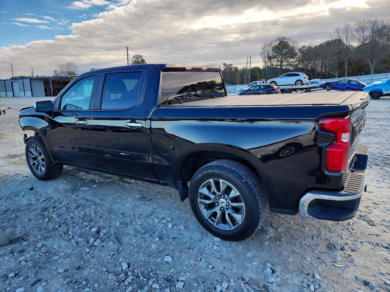 2020 CHEVROLET SILVERADO C1500 LT photo 3