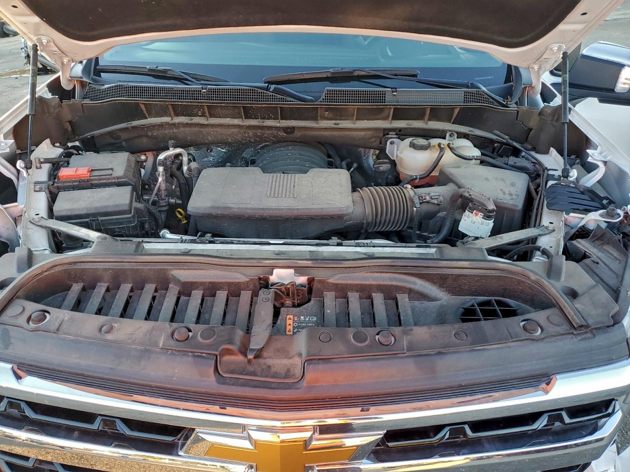 2024 CHEVROLET SILVERADO K1500 LT photo 11