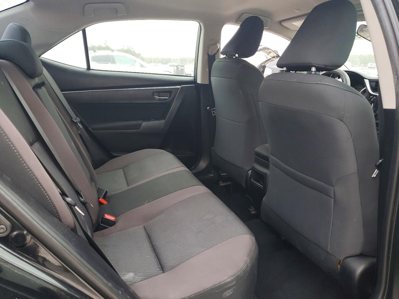 2018 TOYOTA COROLLA LE photo 10