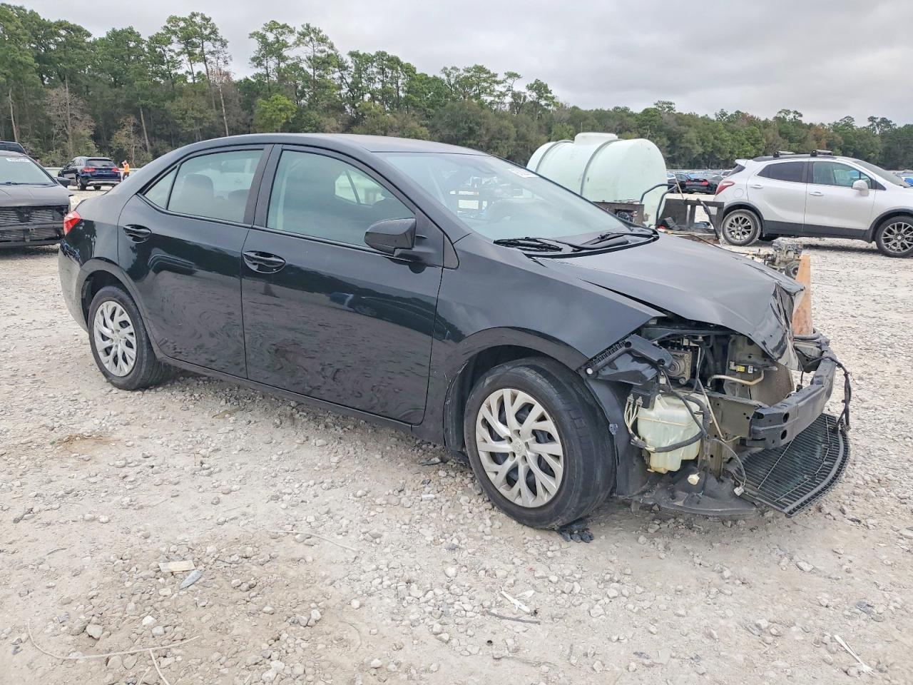 2018 TOYOTA COROLLA LE photo 4