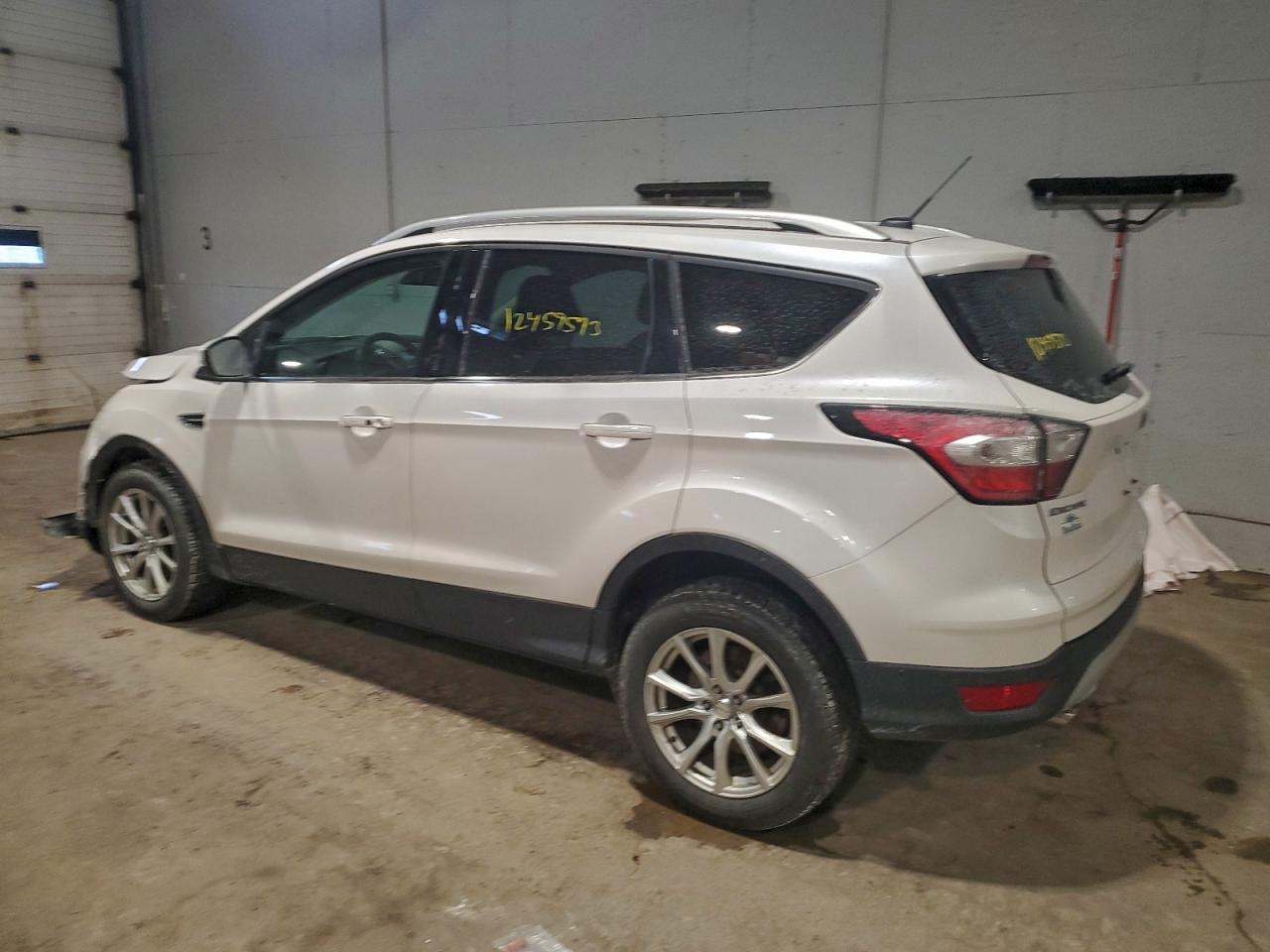 2017 FORD ESCAPE TITANIUM photo 2