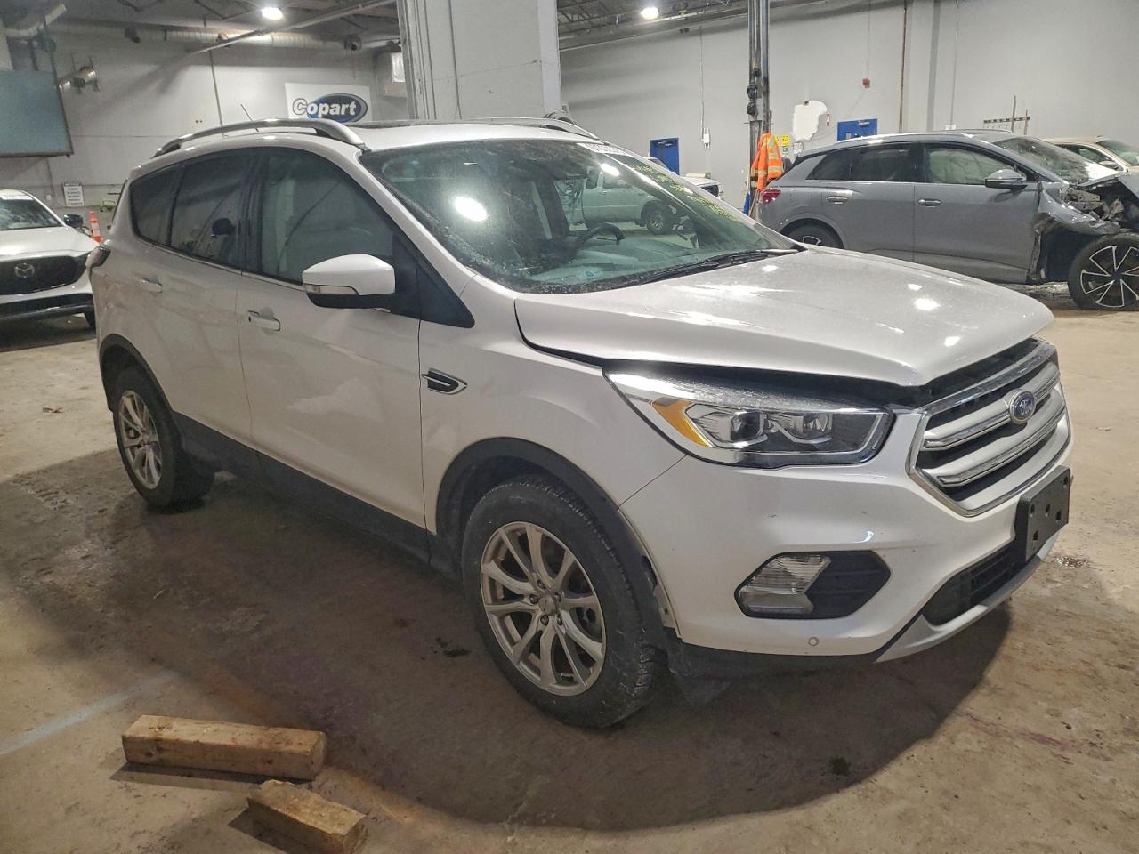 2017 FORD ESCAPE TITANIUM photo 4