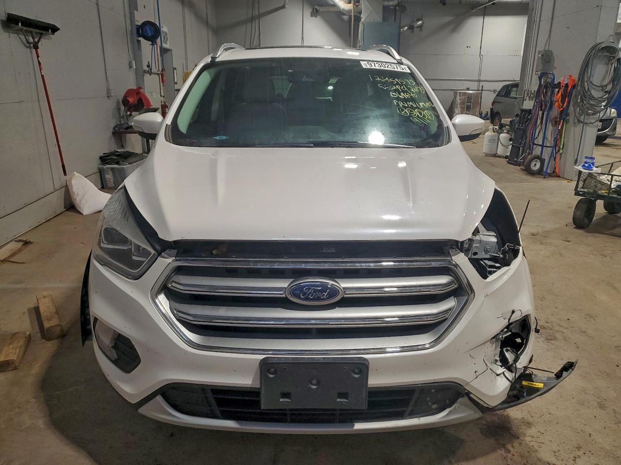 2017 FORD ESCAPE TITANIUM photo 5