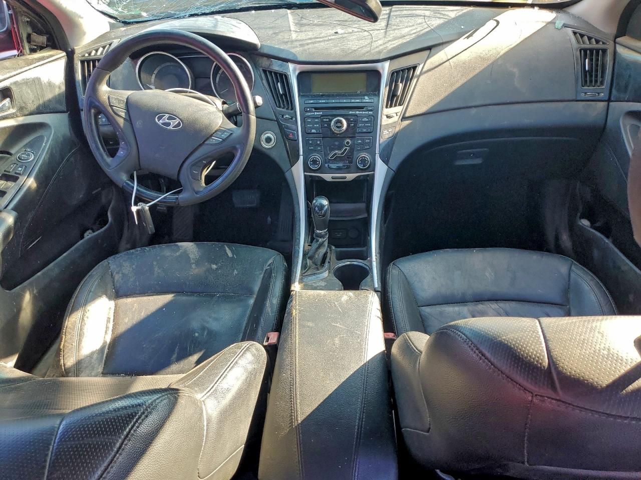 2011 HYUNDAI SONATA SE photo 8