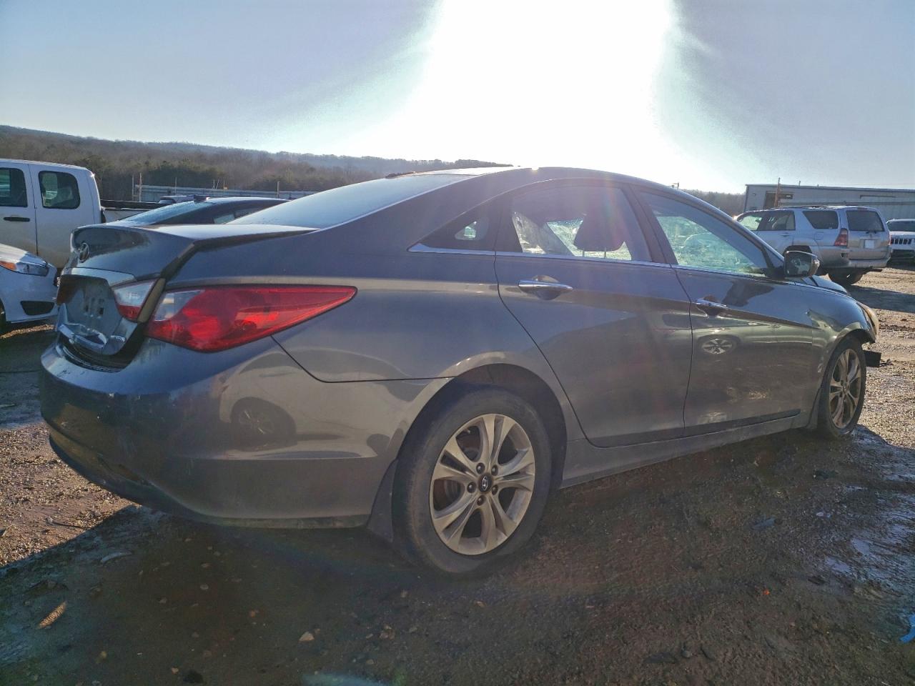 2011 HYUNDAI SONATA SE photo 3