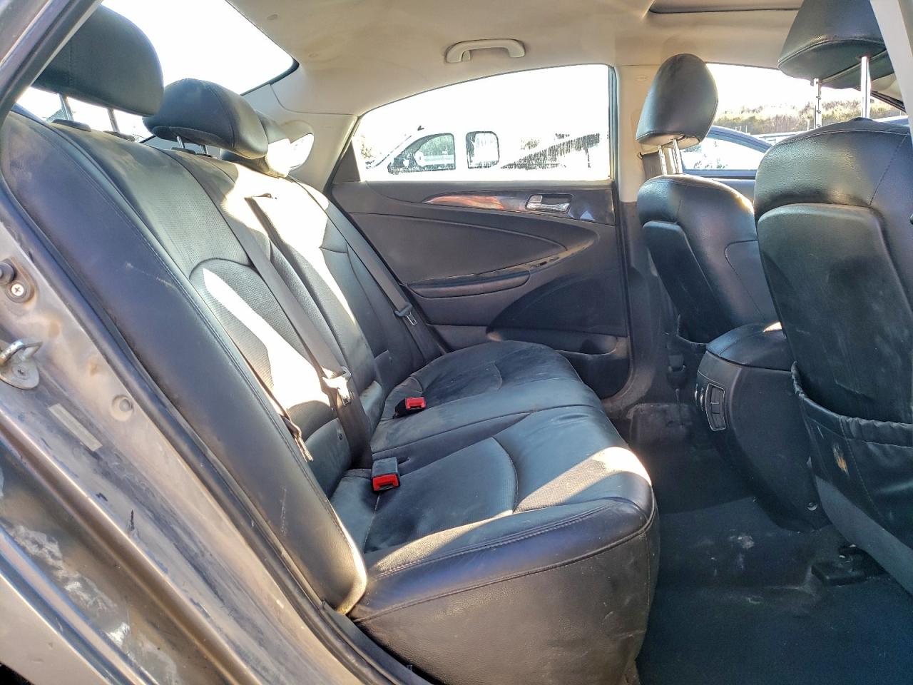 2011 HYUNDAI SONATA SE photo 10