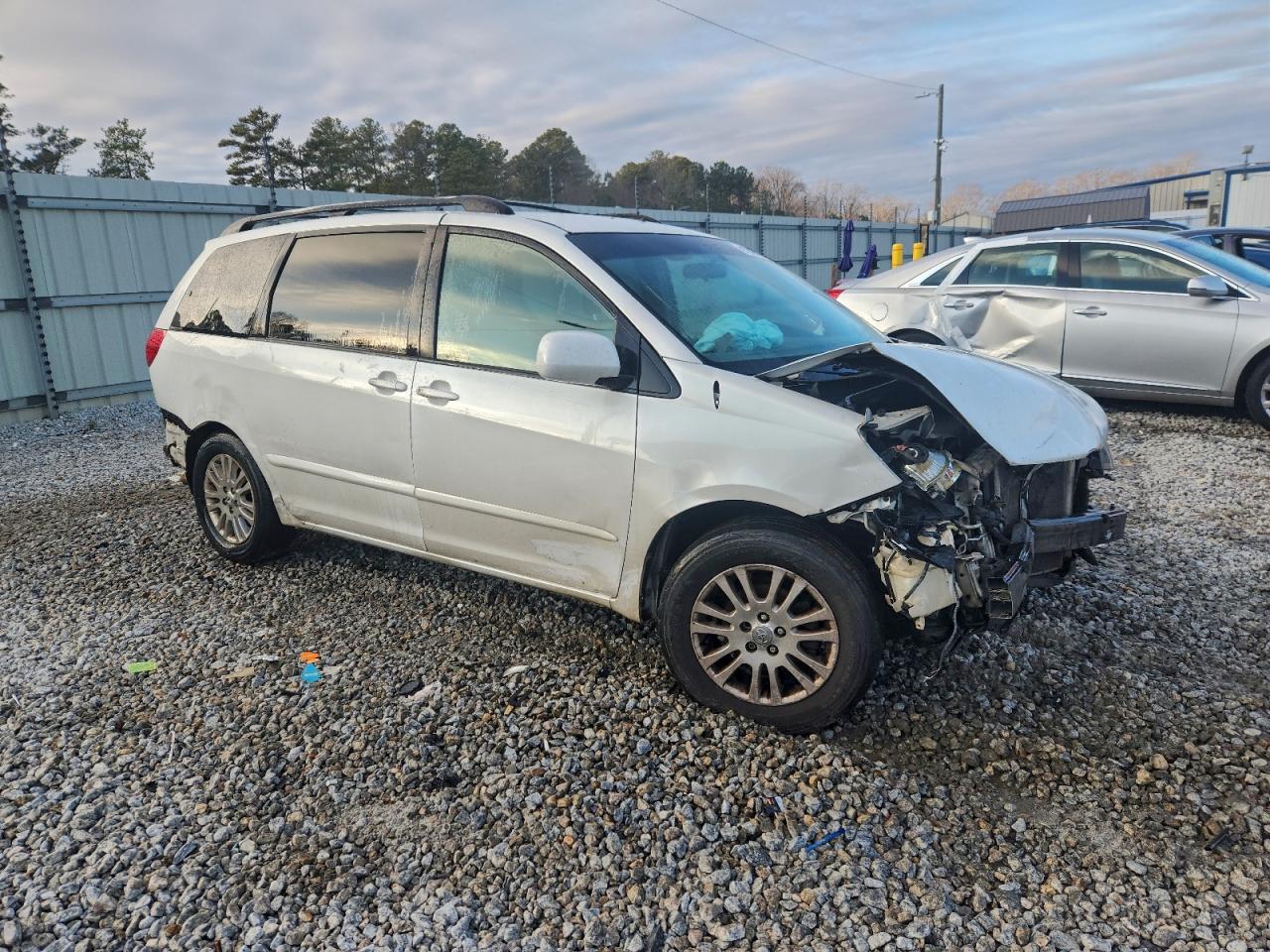 2008 TOYOTA SIENNA XLE photo 10