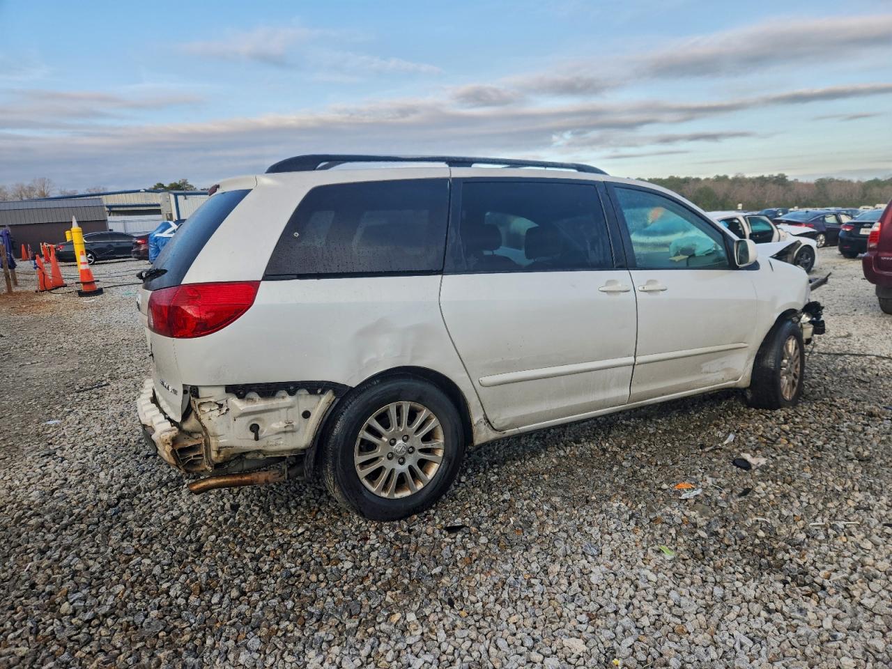 2008 TOYOTA SIENNA XLE photo 7