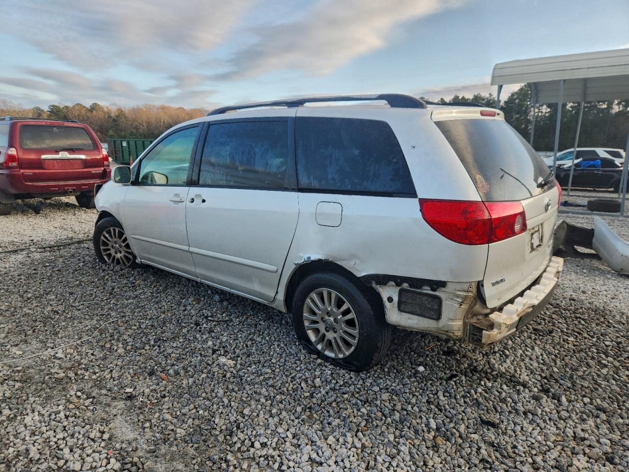 2008 TOYOTA SIENNA XLE photo 4