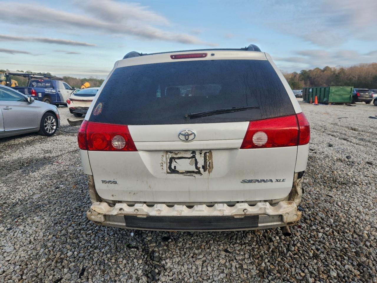 2008 TOYOTA SIENNA XLE photo 16