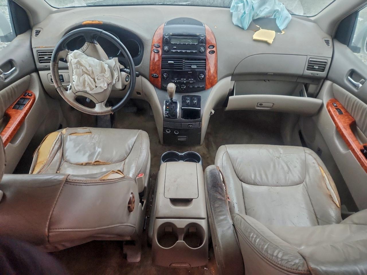 2008 TOYOTA SIENNA XLE photo 22