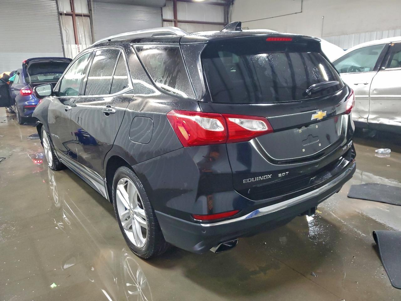 2018 CHEVROLET EQUINOX PREMIER photo 2
