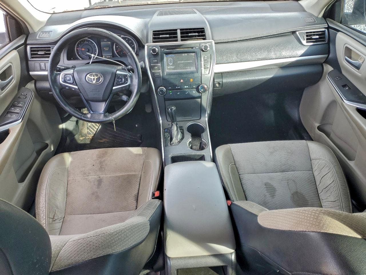 2016 TOYOTA CAMRY LE photo 8