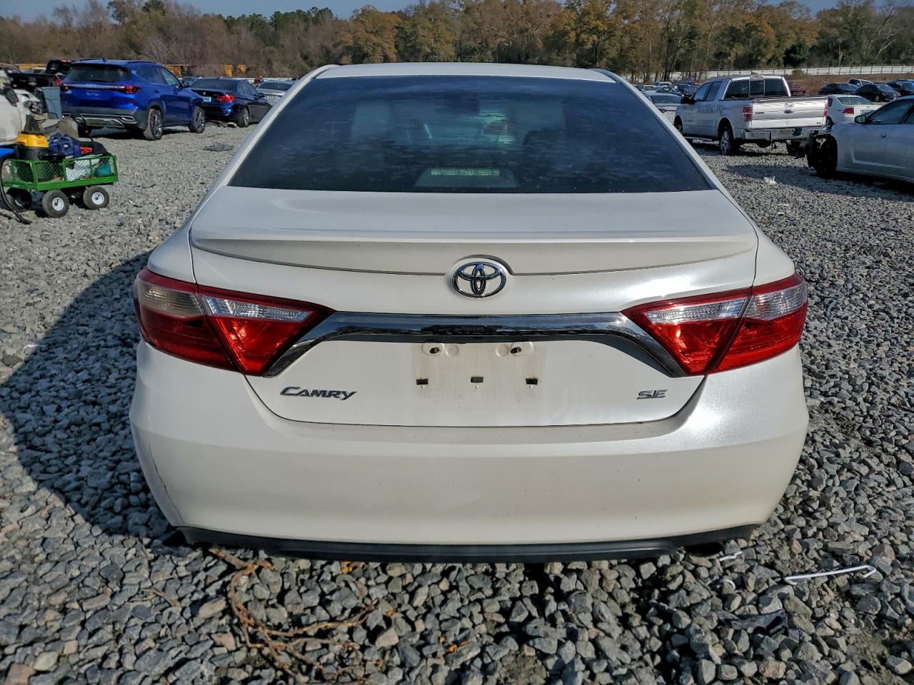 2016 TOYOTA CAMRY LE photo 6