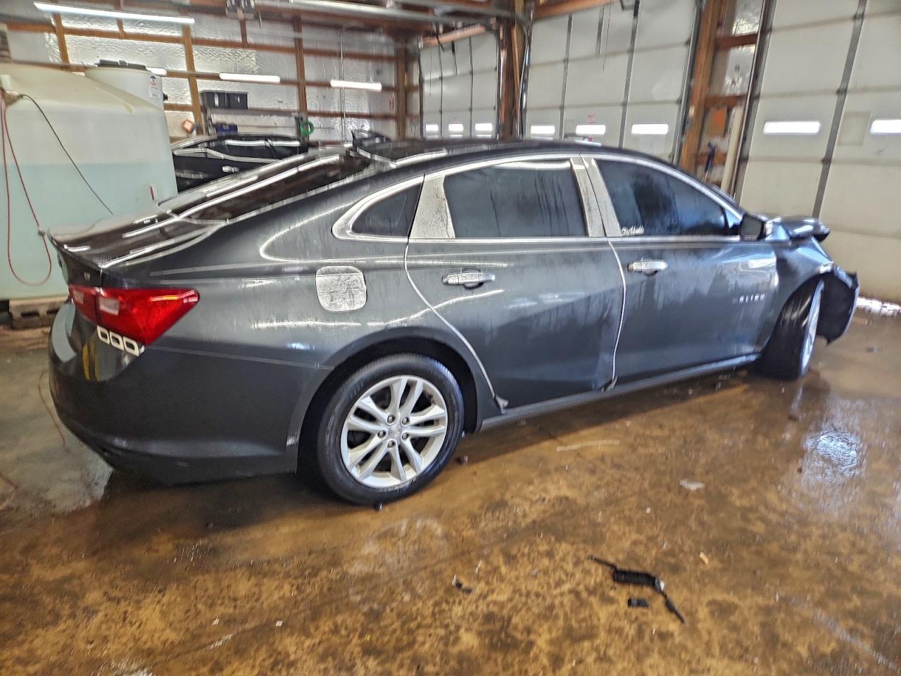2017 CHEVROLET MALIBU LT photo 3
