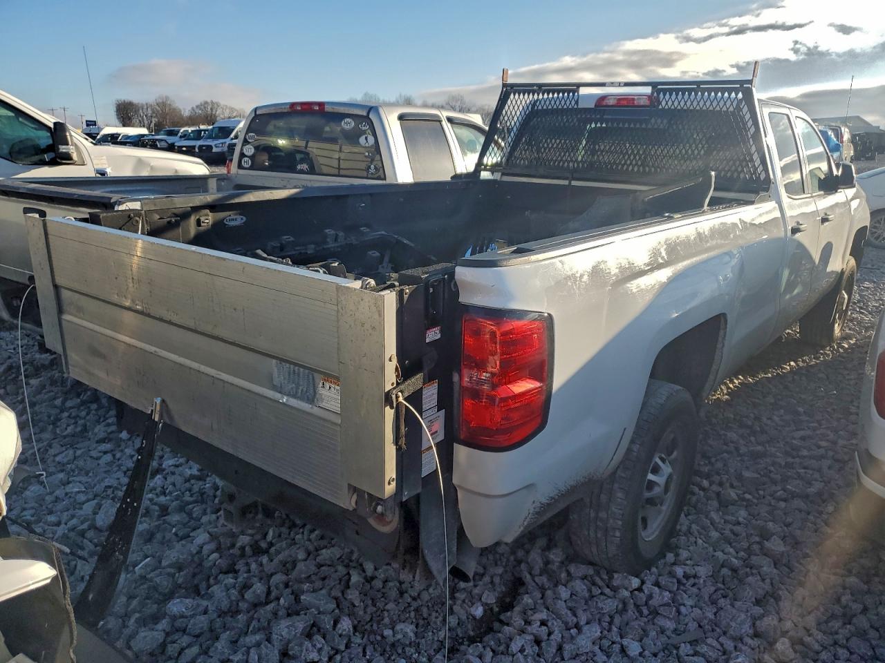 2017 CHEVROLET SILVERADO C2500 HEAVY DUTY photo 5