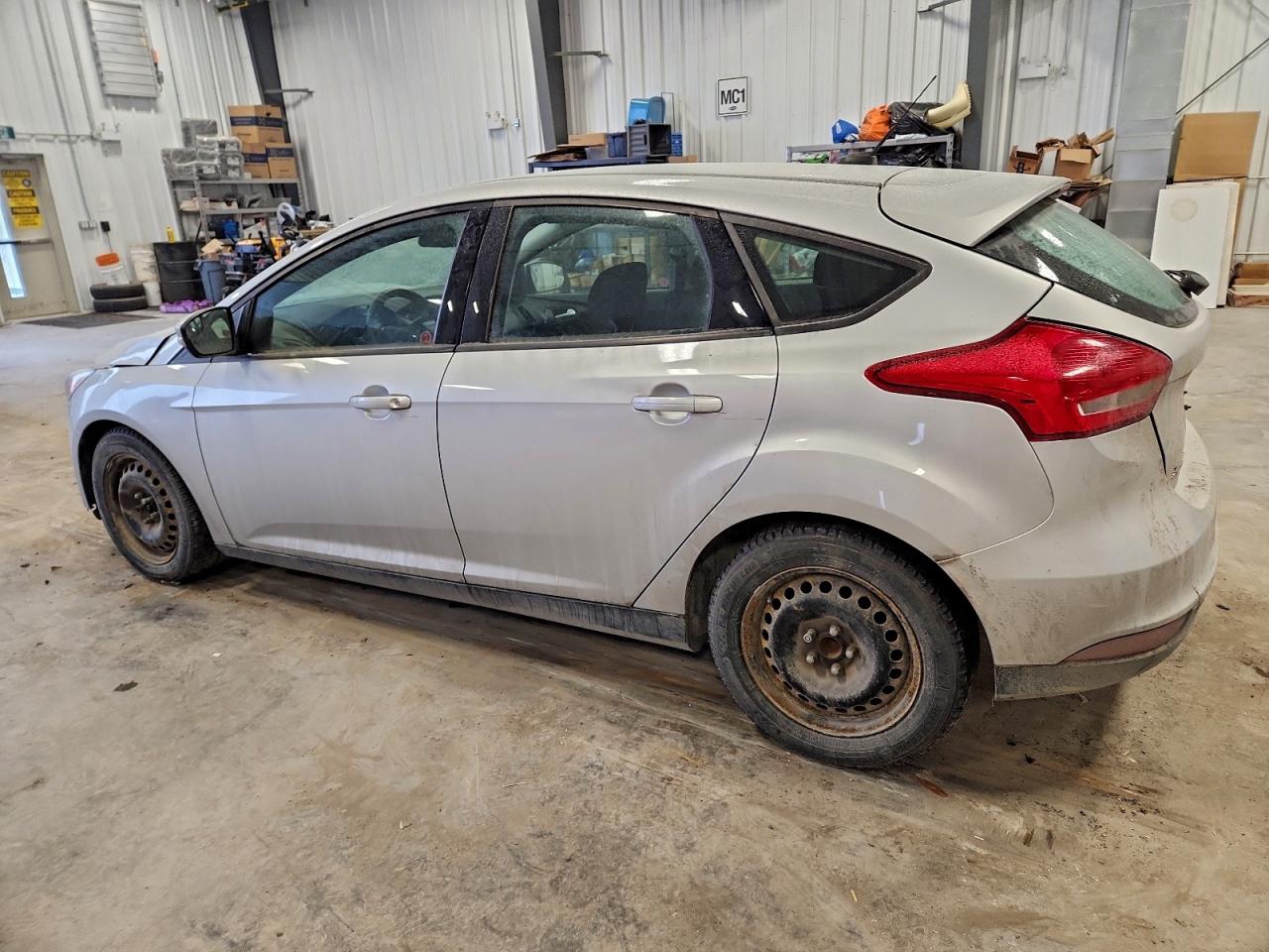 2018 FORD FOCUS SE photo 2