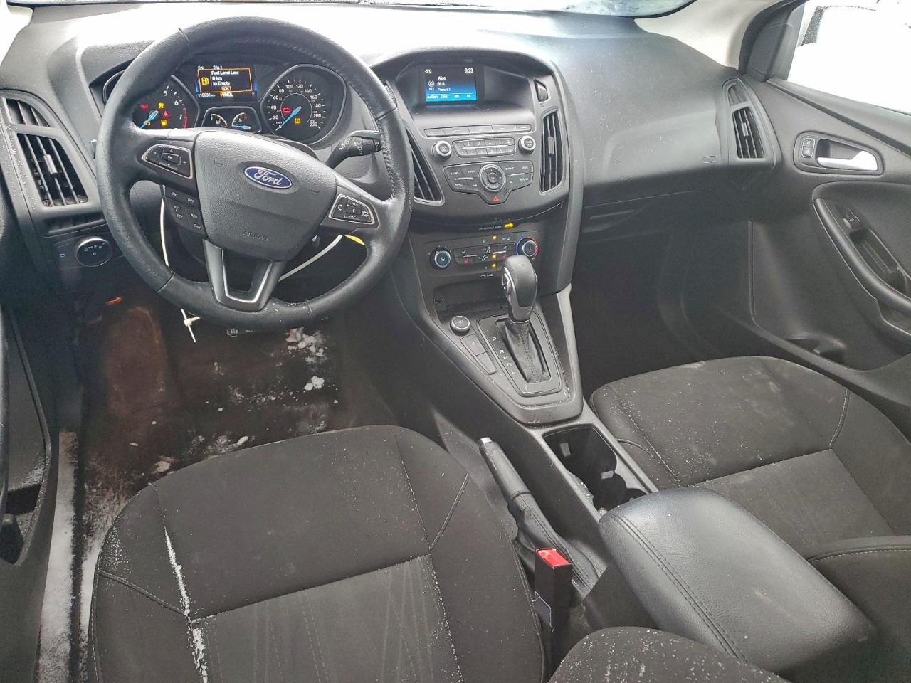 2018 FORD FOCUS SE photo 8