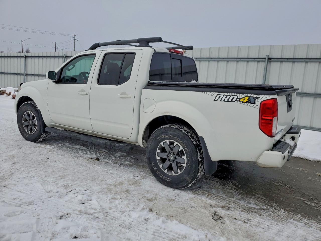 2017 NISSAN FRONTIER S photo 2