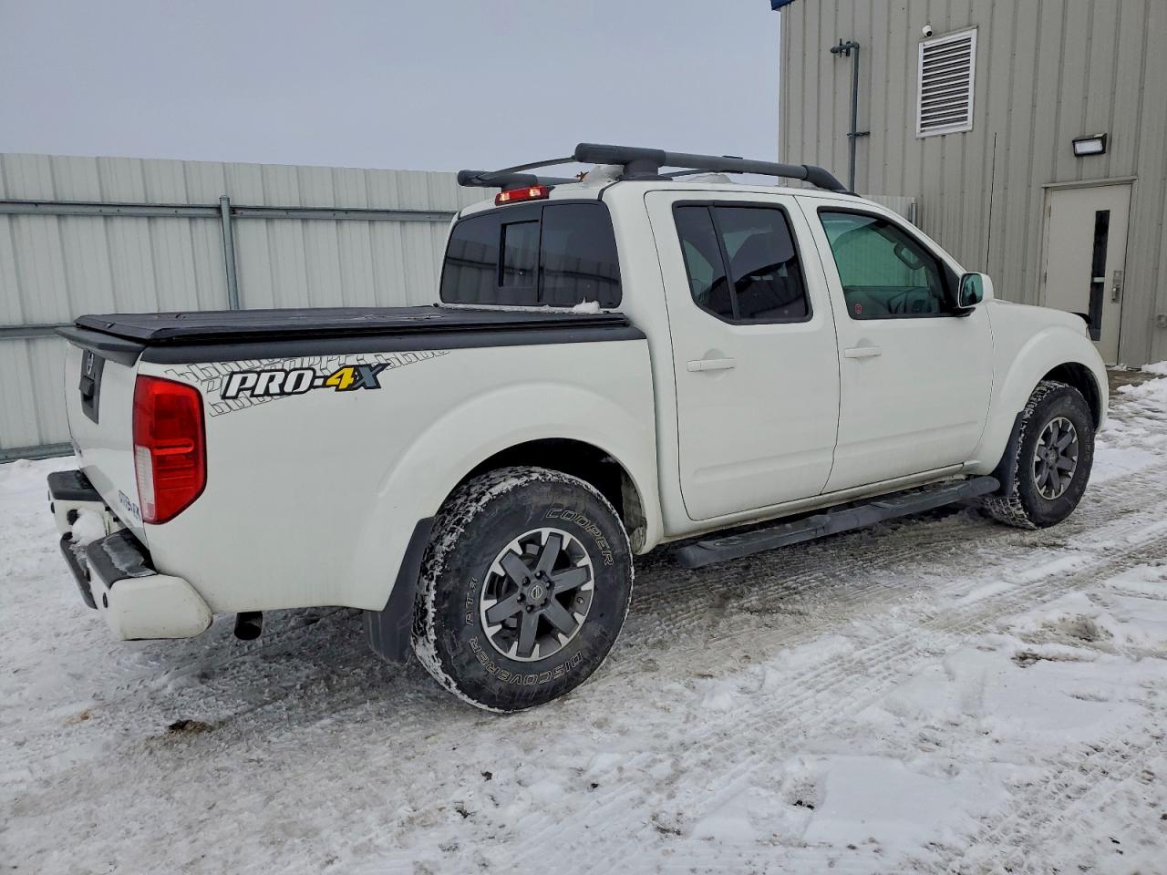 2017 NISSAN FRONTIER S photo 3