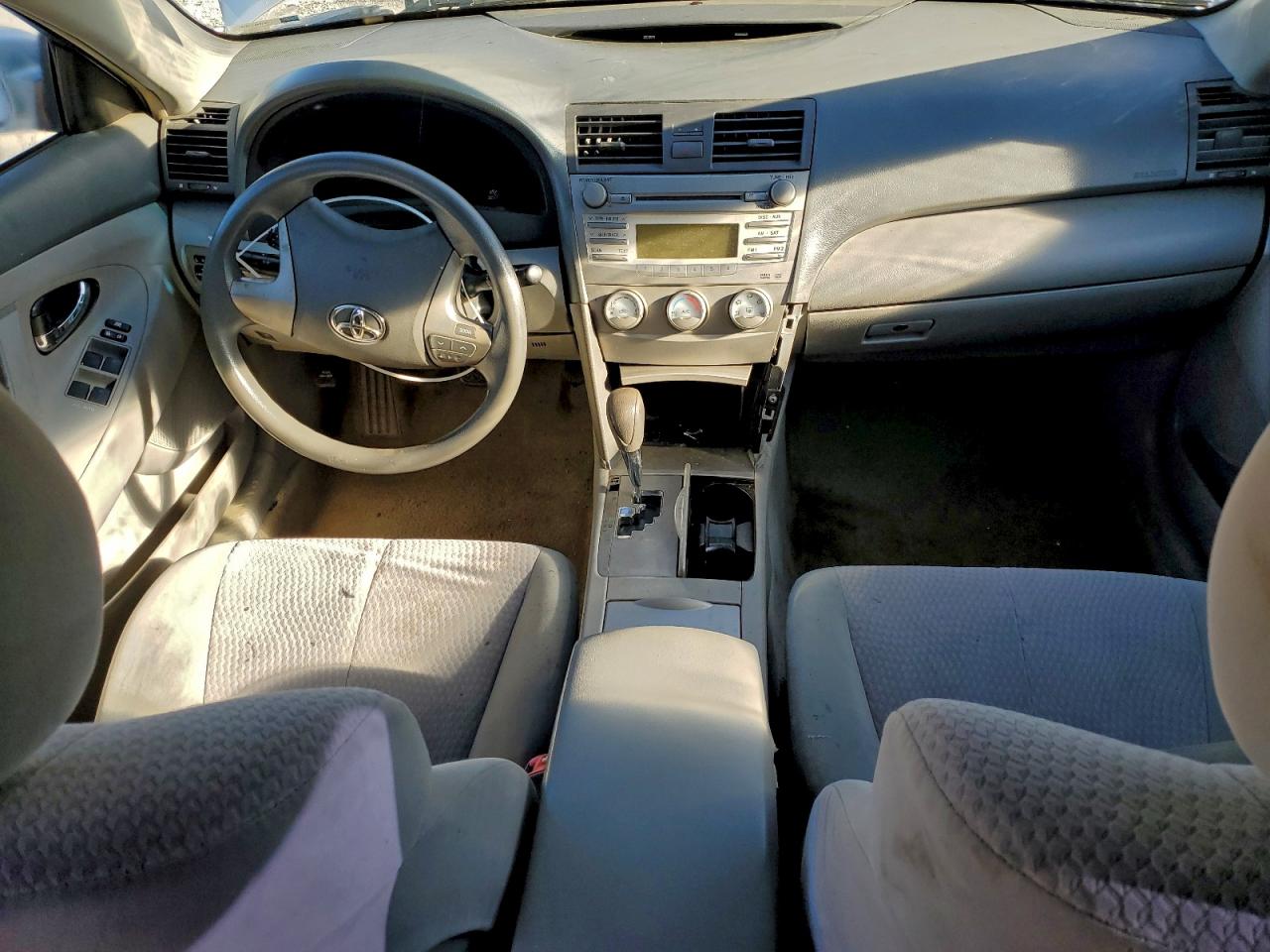 2010 TOYOTA CAMRY BASE photo 15
