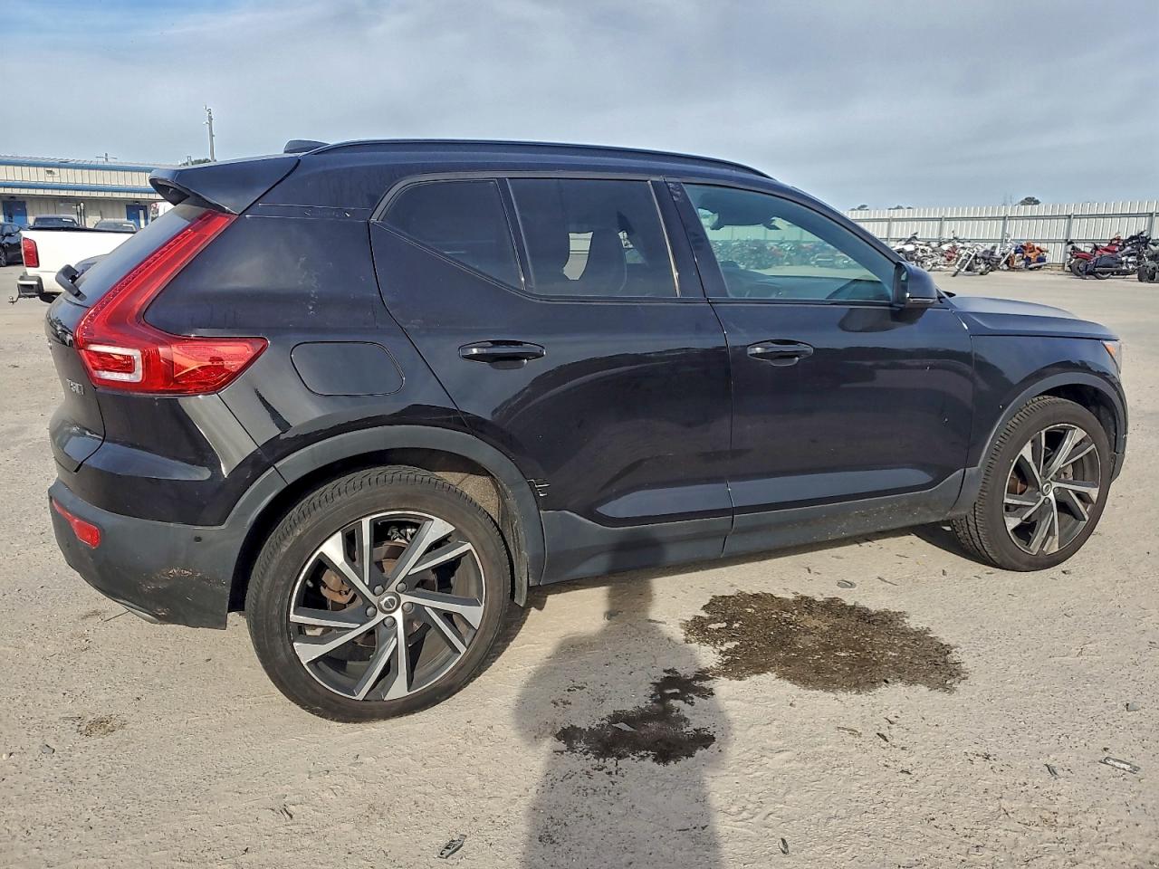 2020 VOLVO XC40 T5 R-DESIGN photo 5