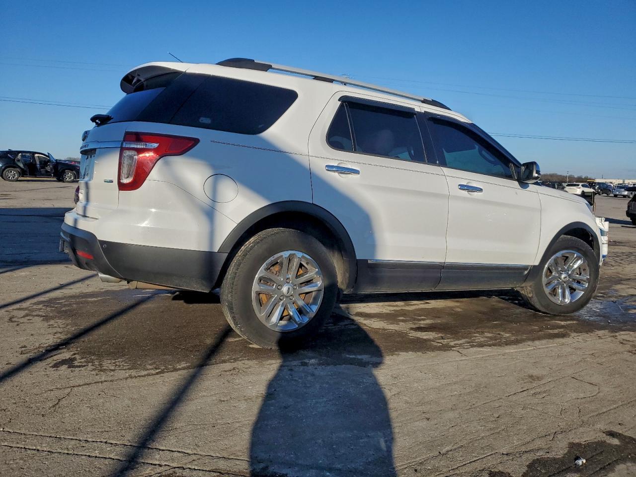 2013 FORD EXPLORER XLT photo 3