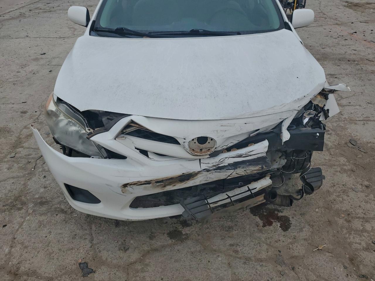 2012 TOYOTA COROLLA BASE photo 11