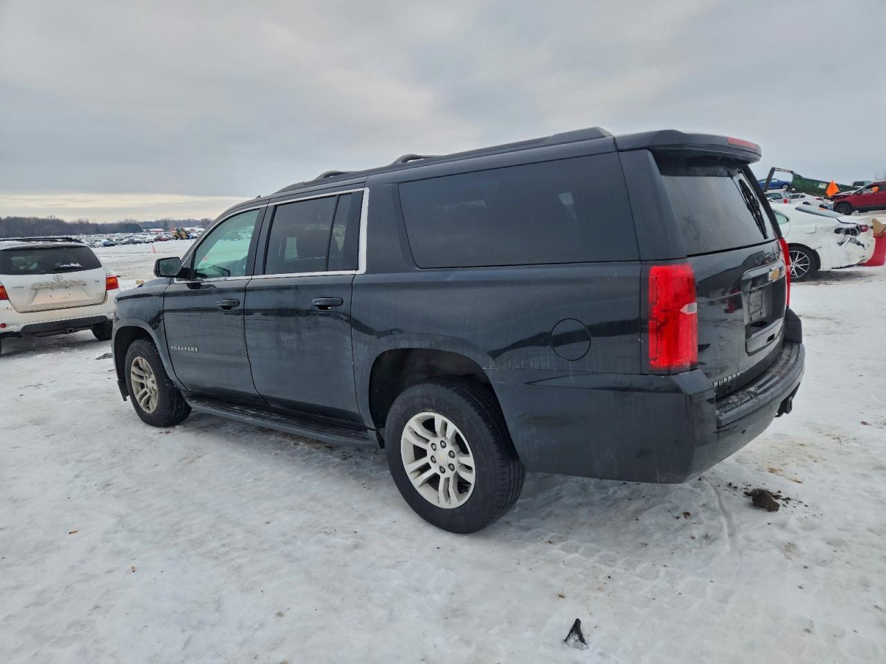 2018 CHEVROLET SUBURBAN K1500 LS photo 2