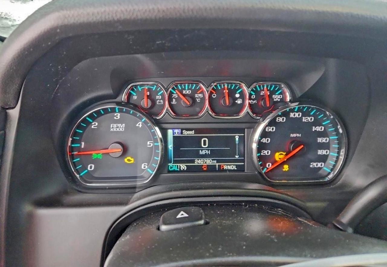 2018 CHEVROLET SUBURBAN K1500 LS photo 9