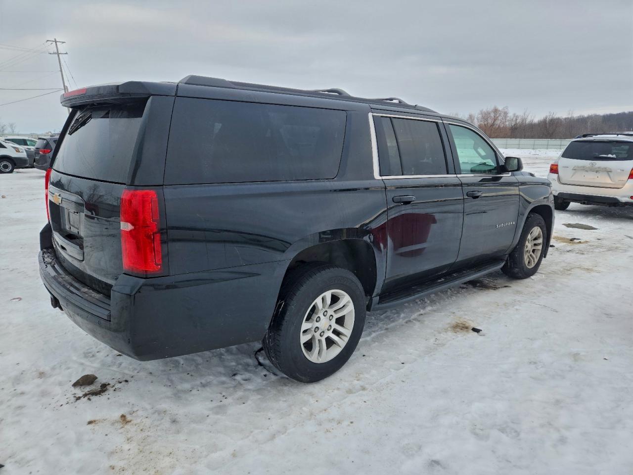 2018 CHEVROLET SUBURBAN K1500 LS photo 3
