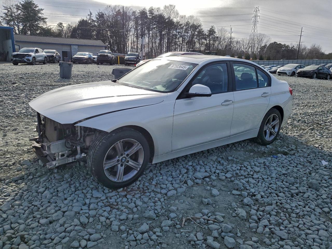 2015 BMW 320