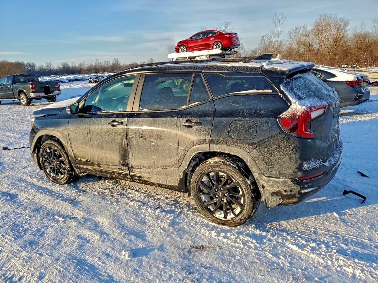 2024 GMC TERRAIN SLE photo 4