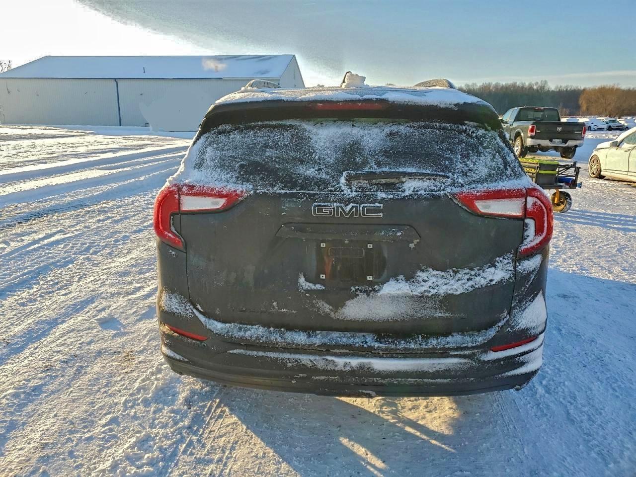2024 GMC TERRAIN SLE photo 16