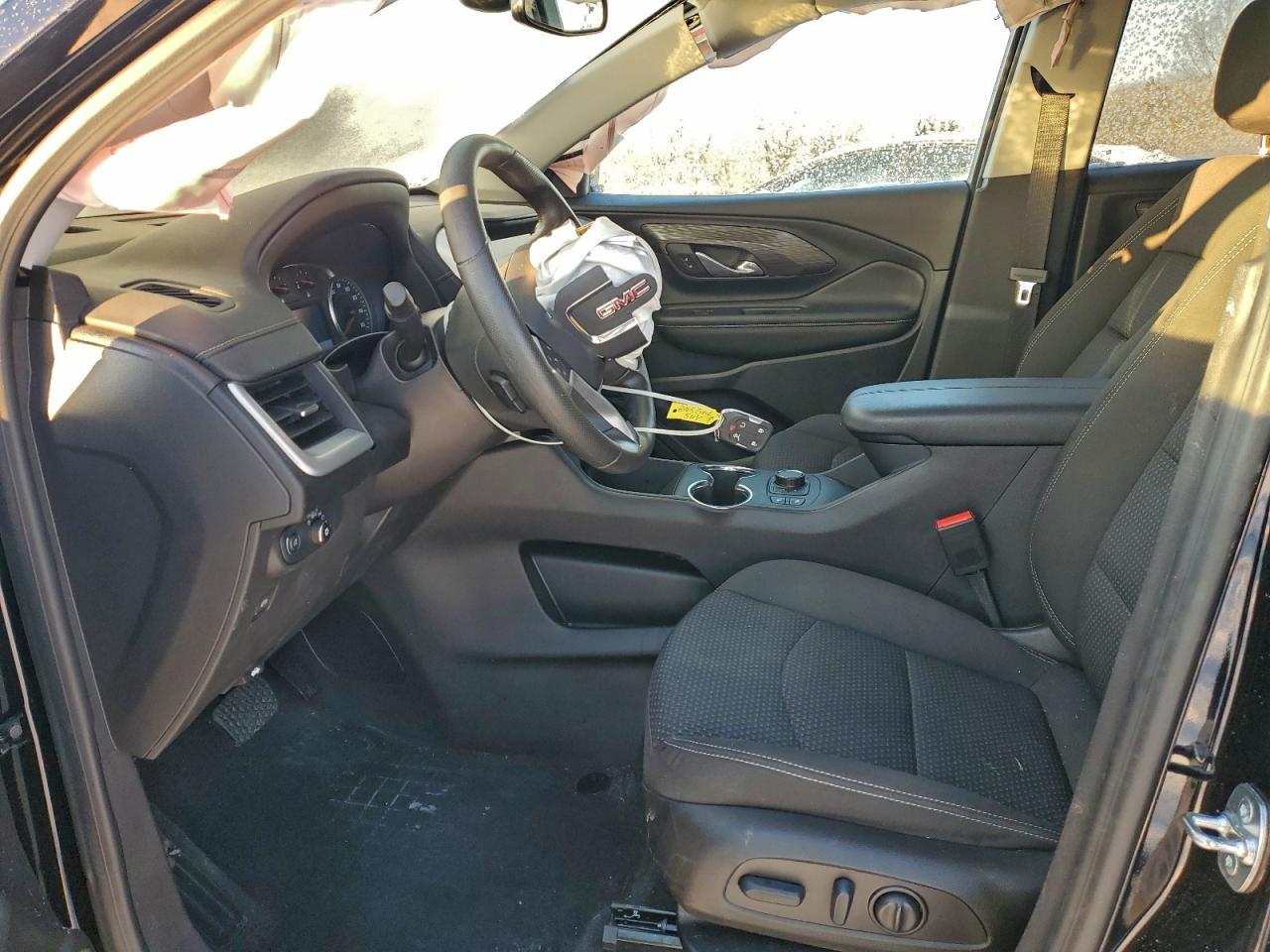 2024 GMC TERRAIN SLE photo 19