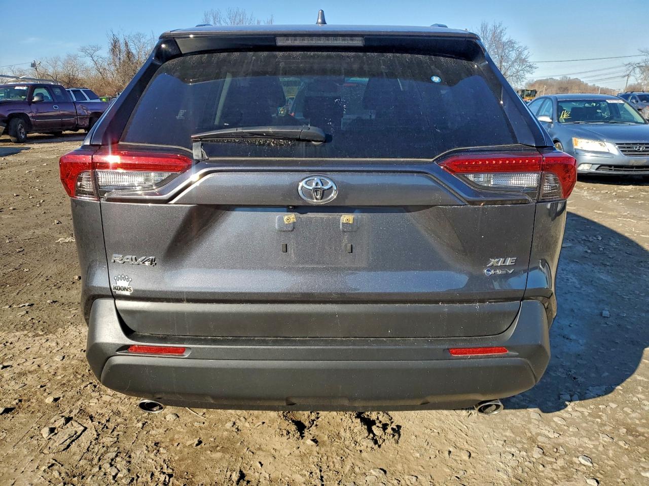 2025 TOYOTA RAV4 XLE PREMIUM photo 16