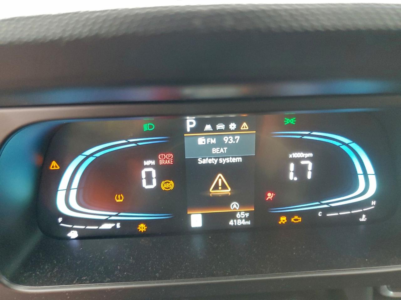 2025 HYUNDAI ELANTRA SE photo 17