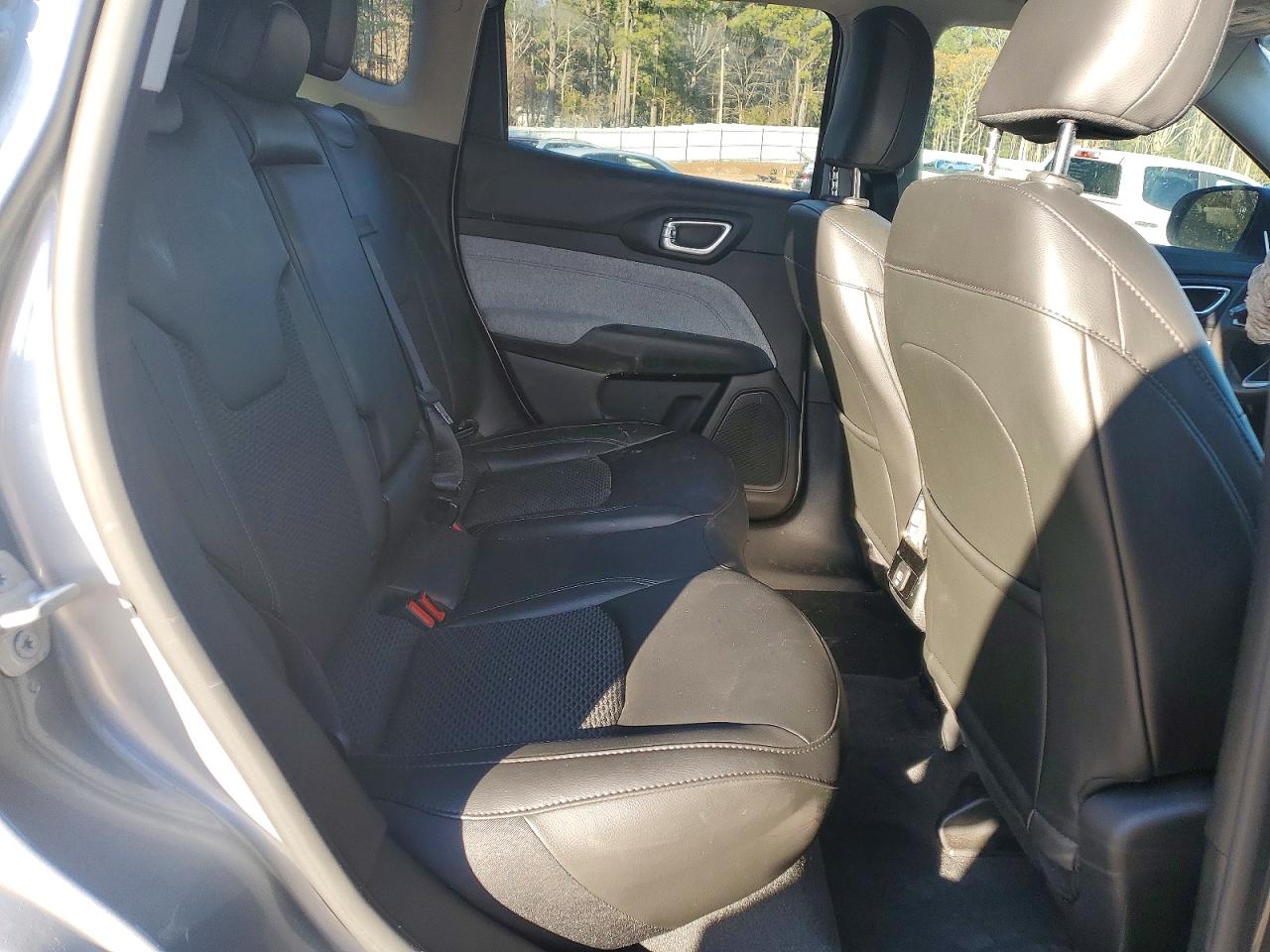 2022 JEEP COMPASS LATITUDE photo 11