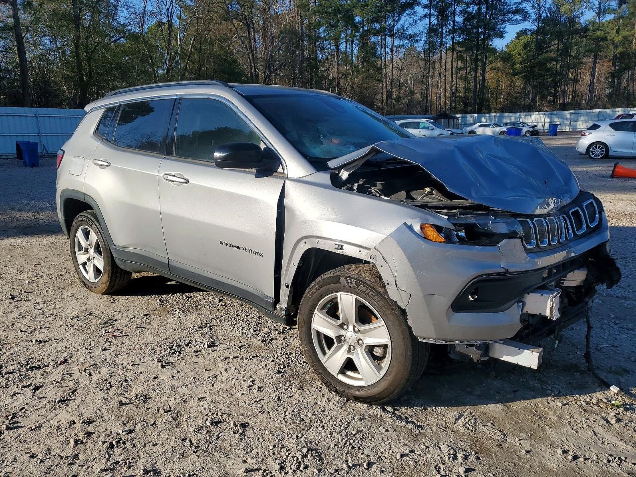 2022 JEEP COMPASS LATITUDE photo 4