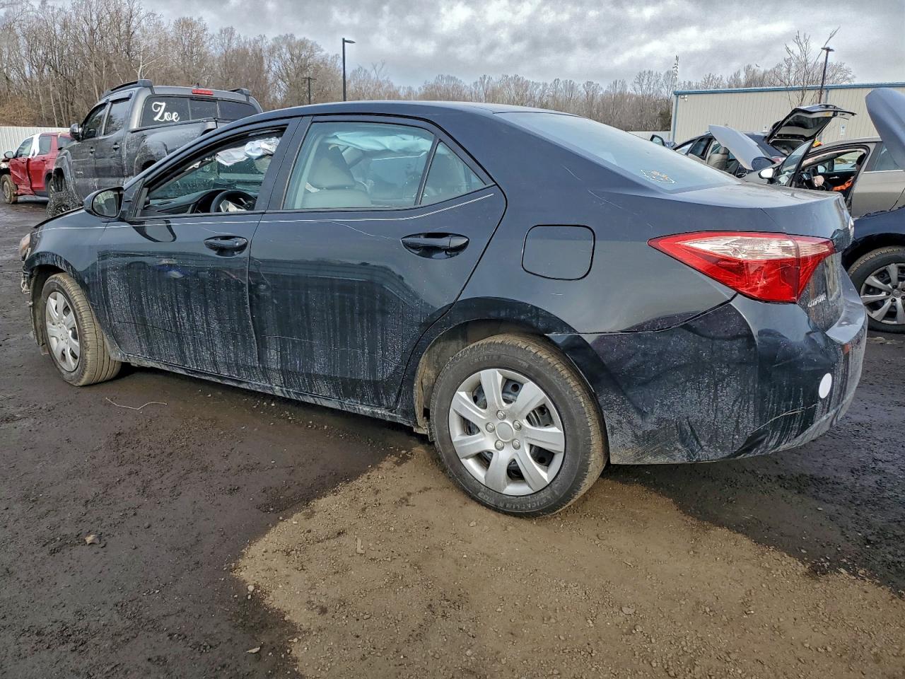 2018 TOYOTA COROLLA L photo 3