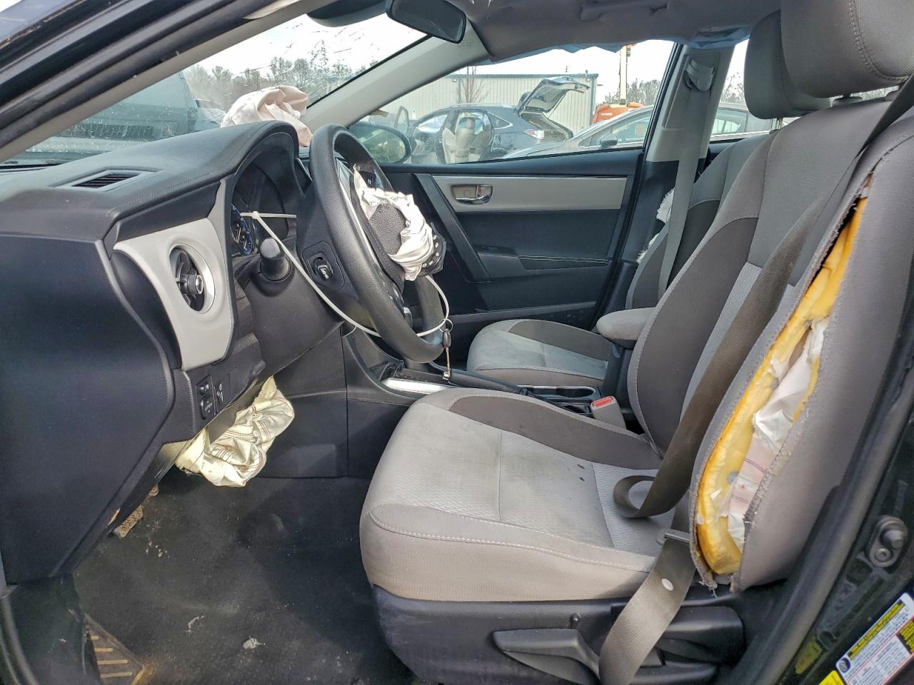 2018 TOYOTA COROLLA L photo 13