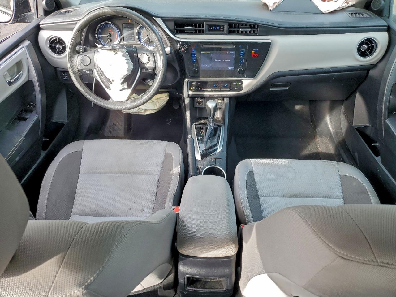 2018 TOYOTA COROLLA L photo 15