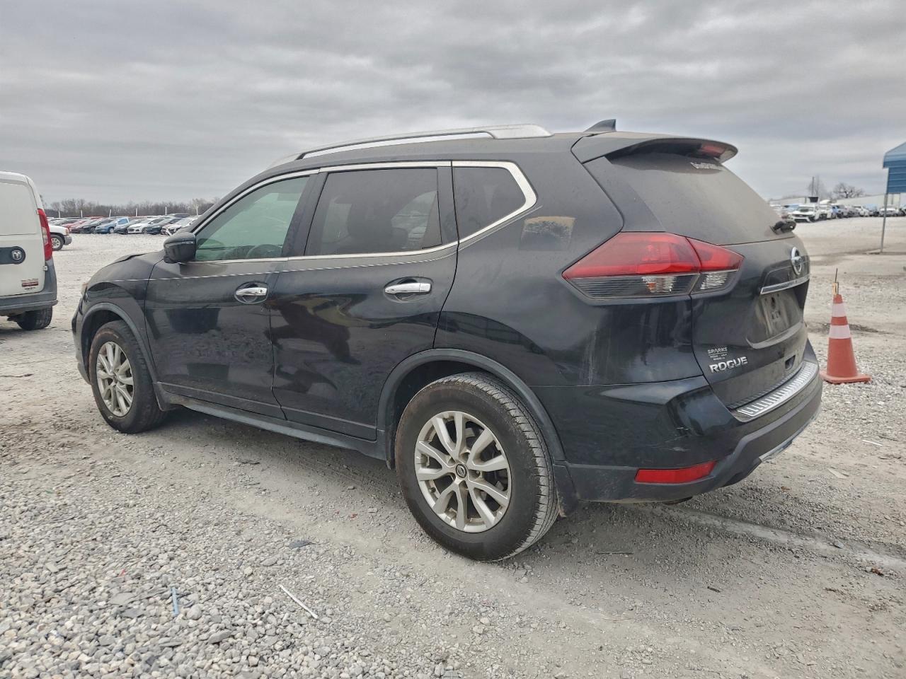 2020 NISSAN ROGUE S photo 3