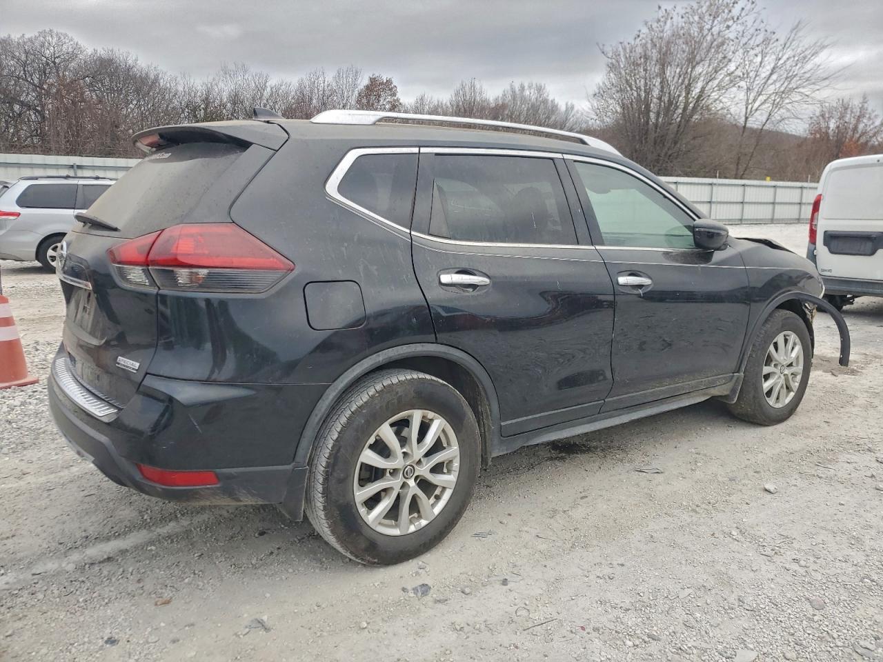 2020 NISSAN ROGUE S photo 5