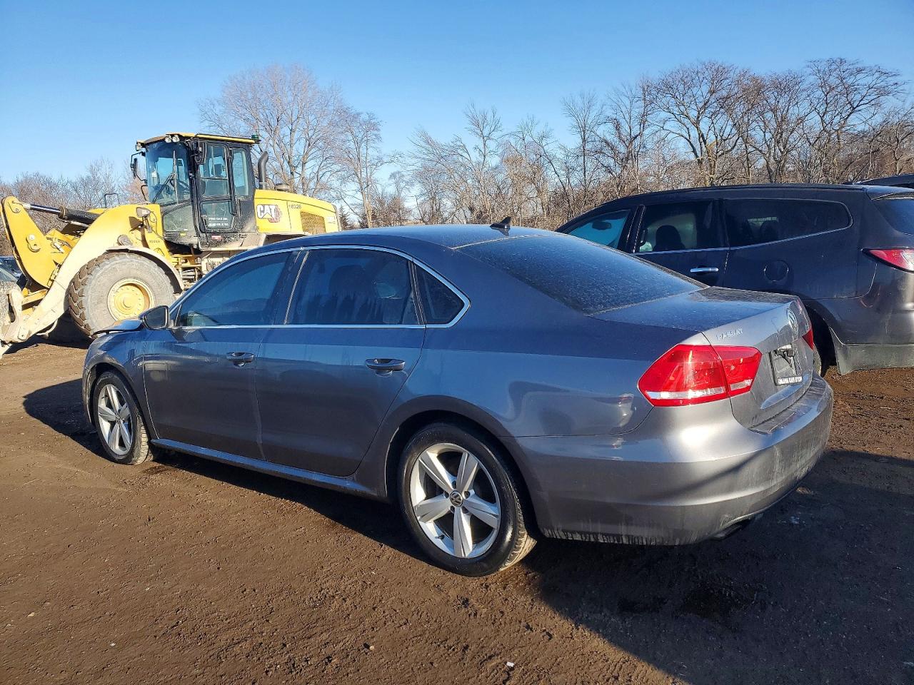 2012 VOLKSWAGEN PASSAT SE photo 2